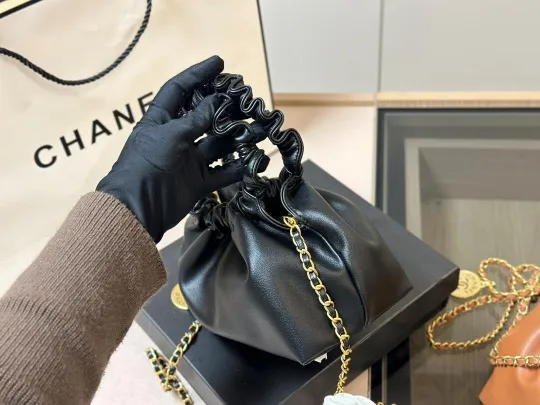 Chanel ★(大人気で即完売)入手困難チェーン